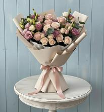 Букет цветов из:  Розы и Лизиантусы в Нее