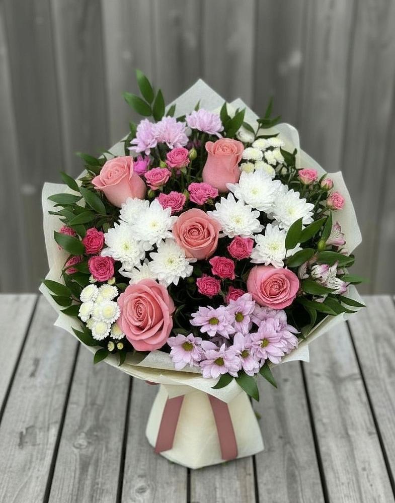 Букет цветов из: Альстромерии, Гвоздики, Розы и Хризантемы в Нее