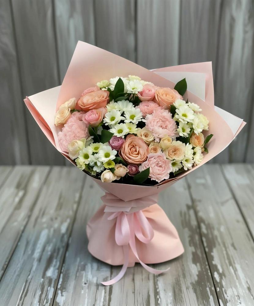 Букет цветов из: Гвоздики, Розы и Хризантемы в Нее