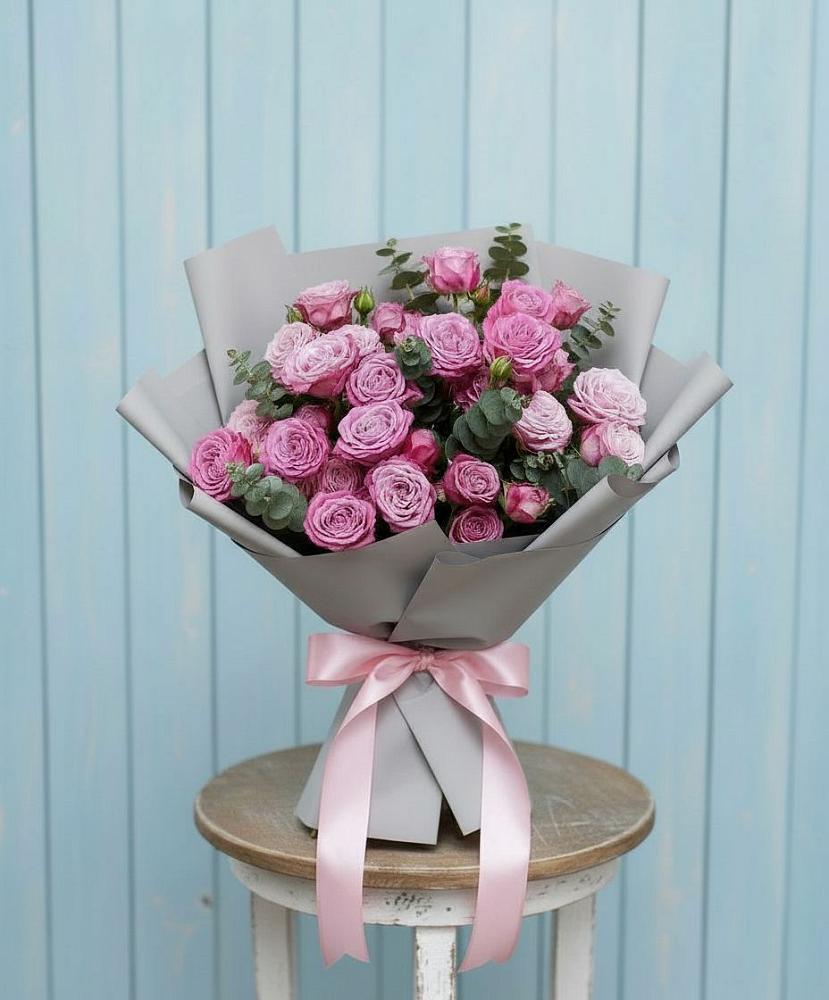 Букет цветов из: Розы в Нее