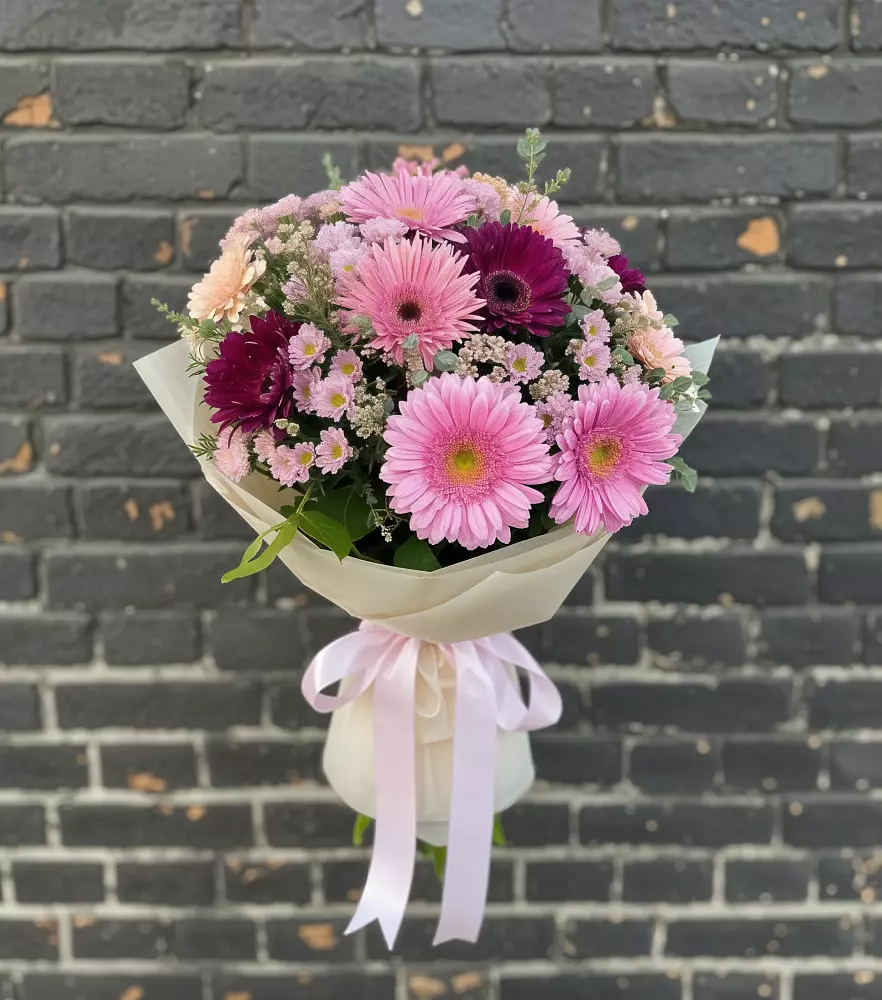 Букет цветов из: Герберы и Хризантемы в Нее