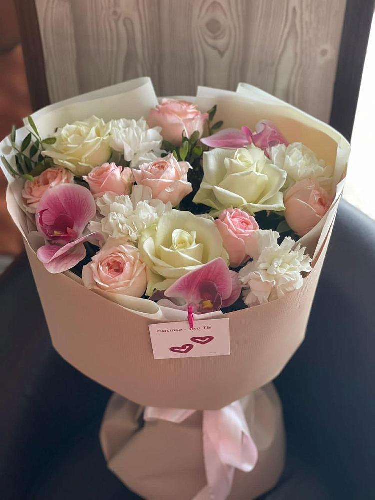 Букет цветов из: Орхидеи, Розы и Гвоздики в Нее