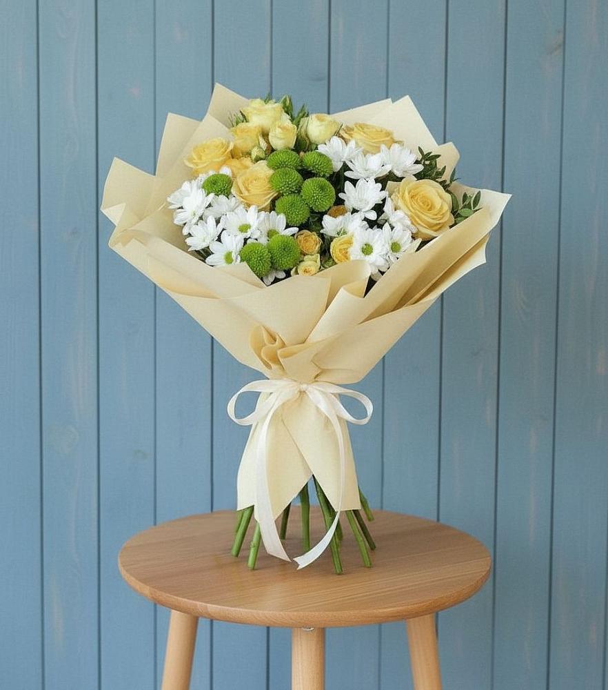 Букет цветов из: Хризантемы и Розы в Нее