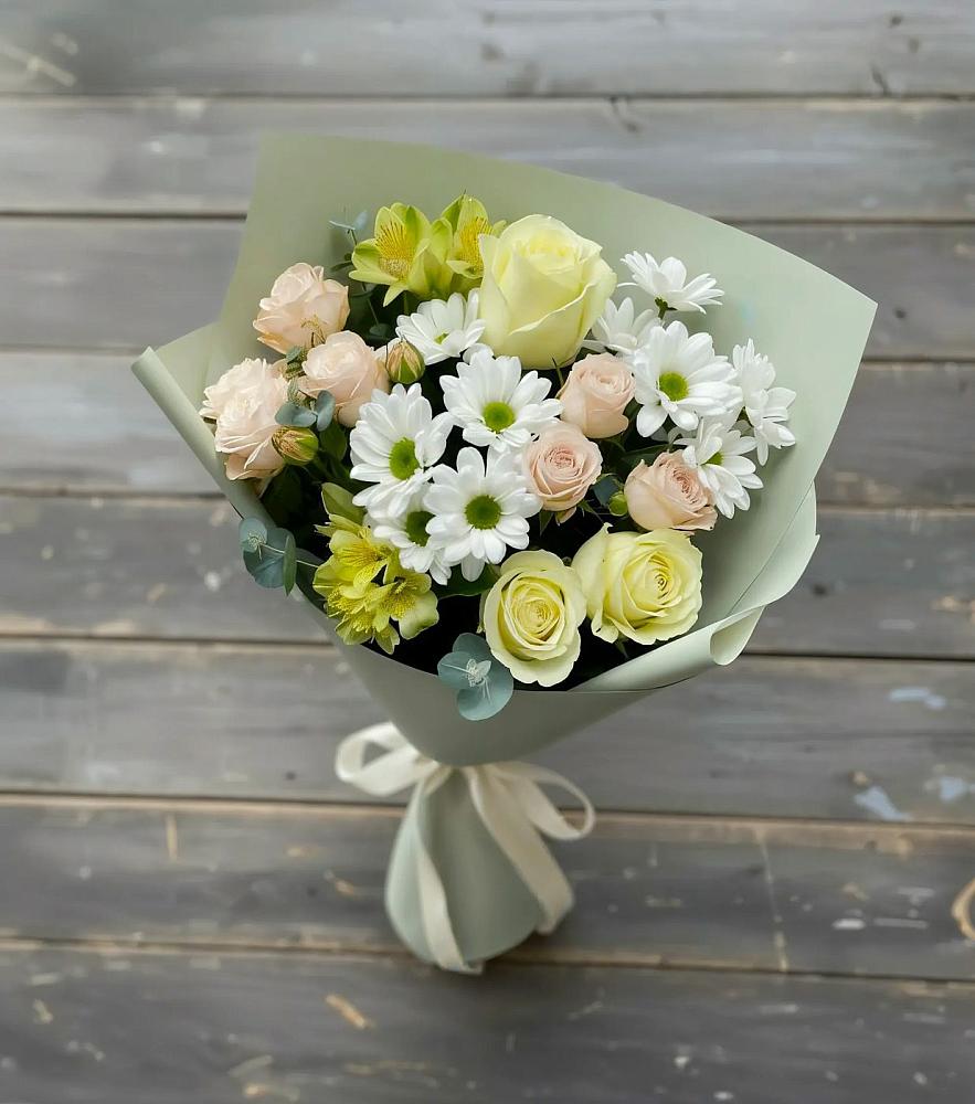 Букет цветов из: Альстромерии, Розы и Хризантемы в Нее