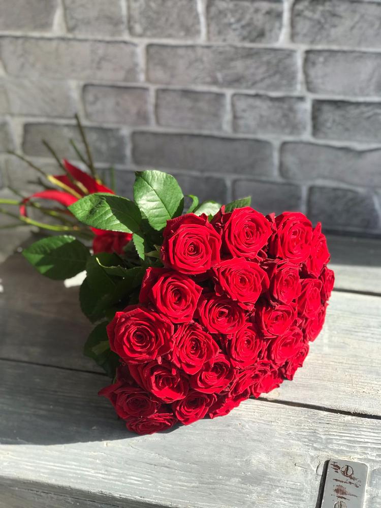 Букет Красные розы Фридом в Нее