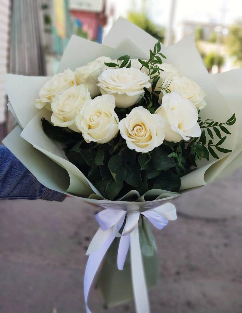 Букет Белые розы Проуд в Нее