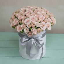 Цветочная композиция из Розы в шляпной коробке в Нее