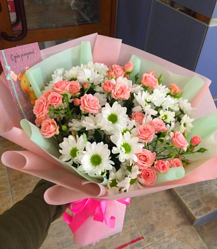 Букет цветов из: Розы и Хризантемы в Нее