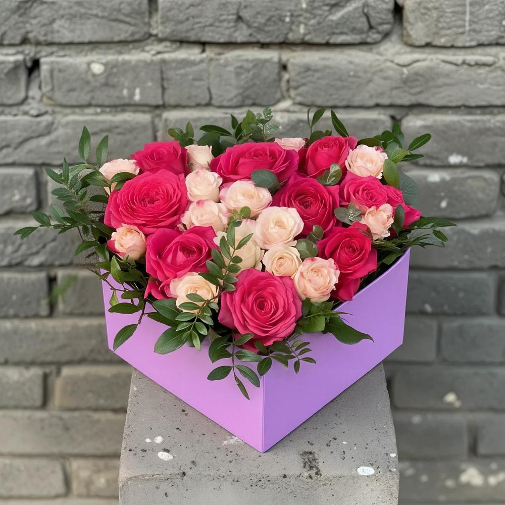 Цветочная композиция из Розы в коробке в Нее