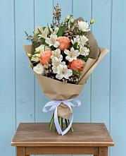 Букет цветов из:  Альстромерии, Лизиантусы, Розы и Хризантемы #REPLACE_PRED# Нее