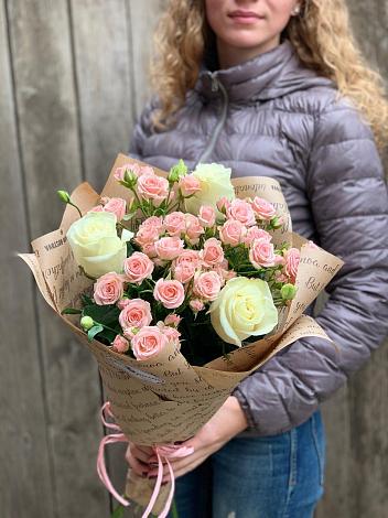 Букет цветов из: Розы в Нее
