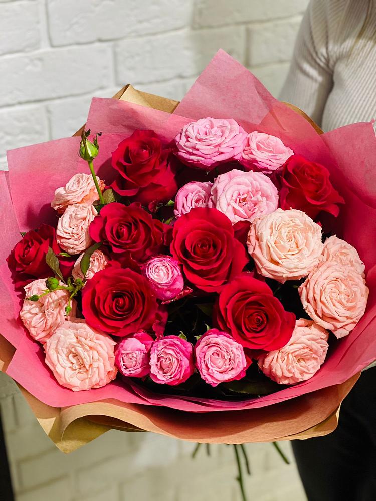 Букет цветов из: Розы в Нее