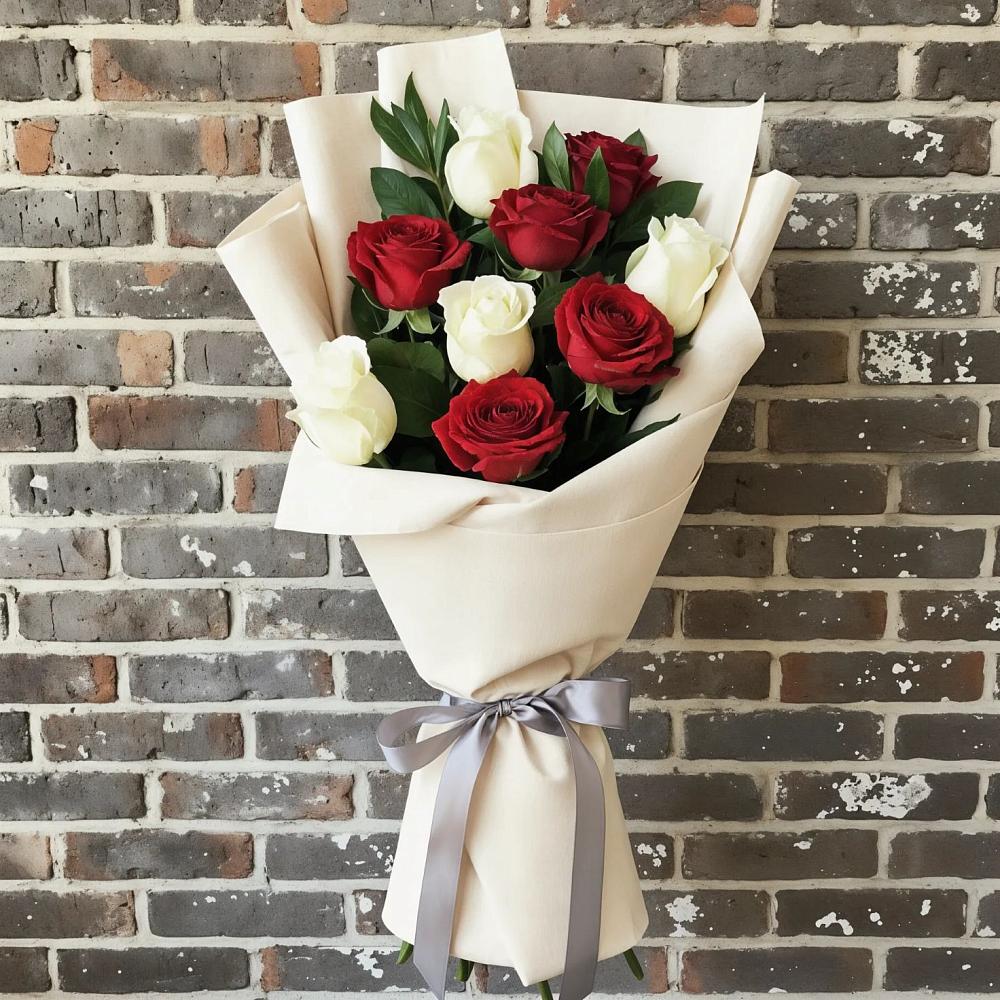 Букет цветов из: Розы в Нее