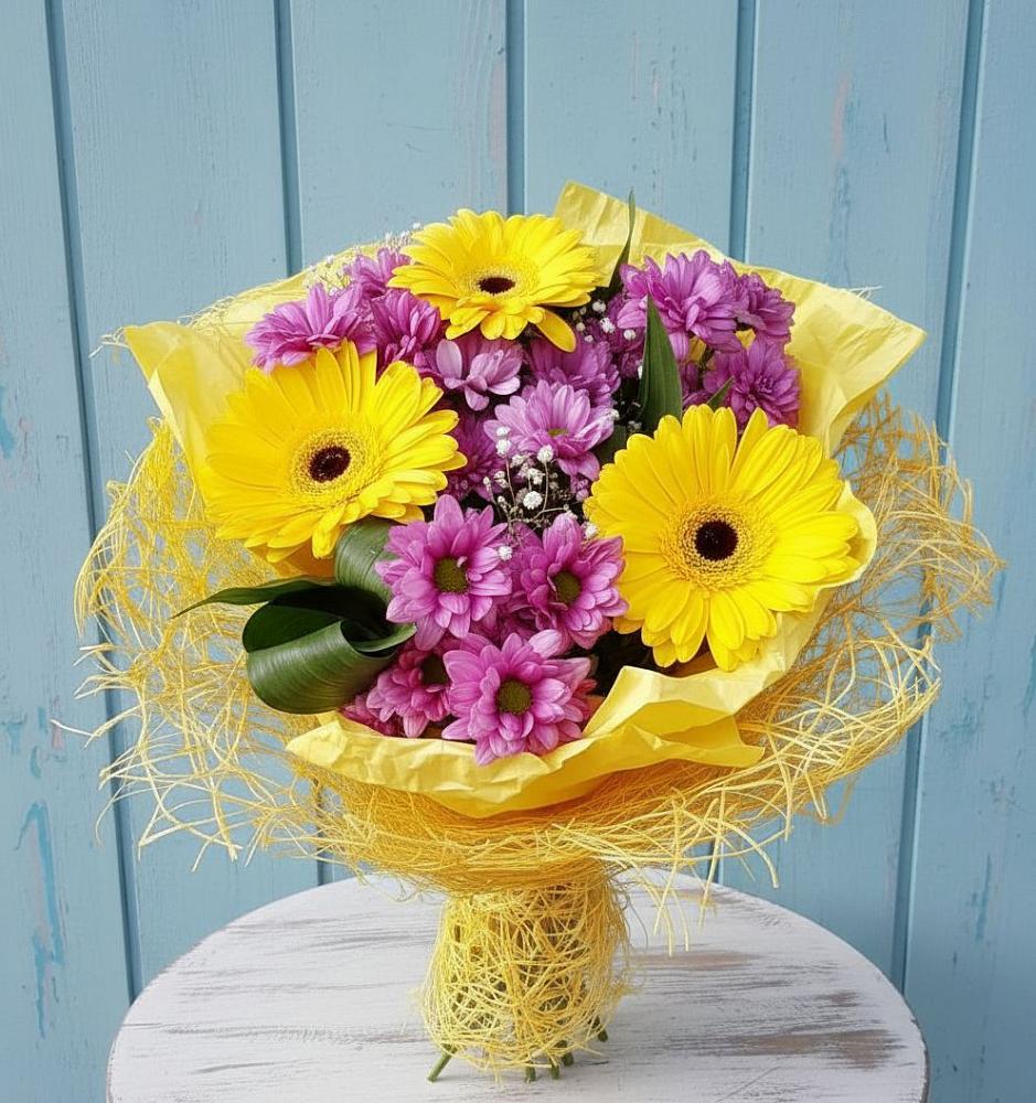 Букет цветов из: Хризантемы и Герберы в Нее