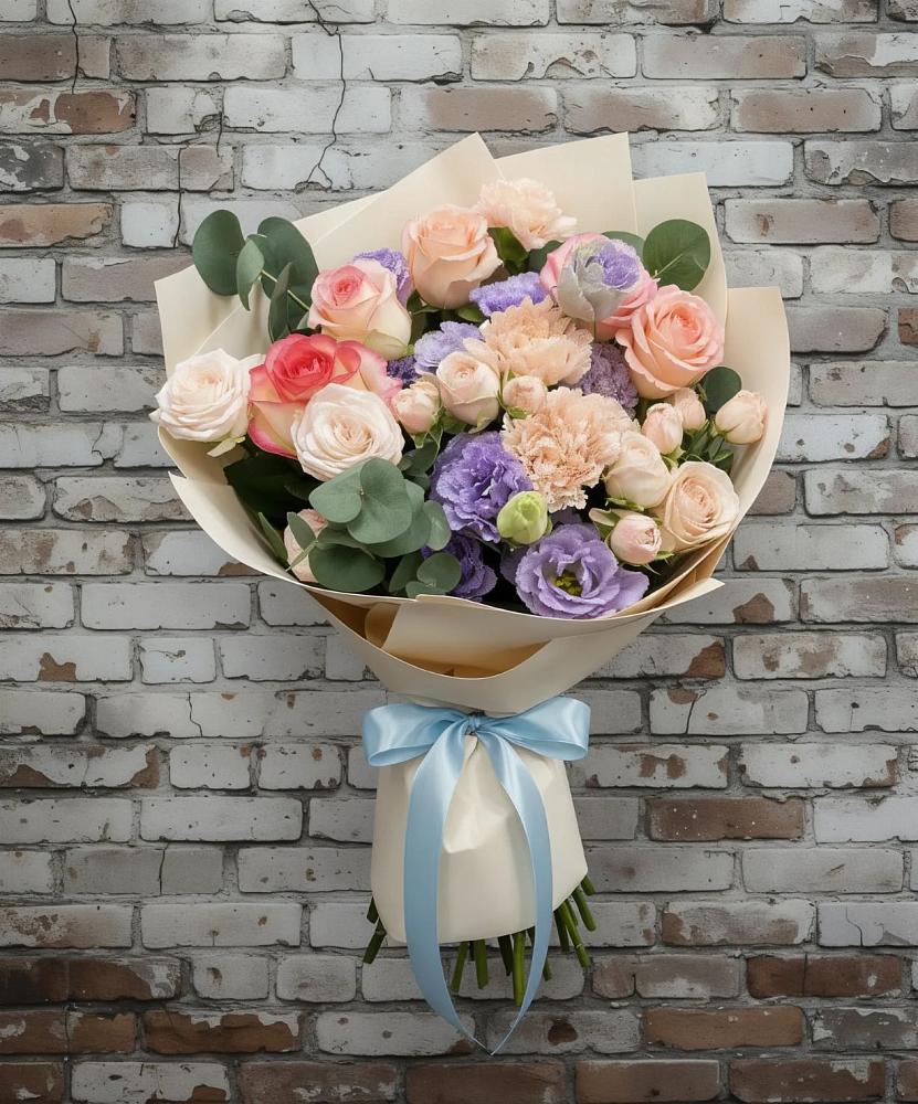 Букет цветов из: Розы, Лизиантусы и Гвоздики в Нее