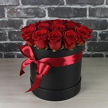 Цветочная композиция из Розы в шляпной коробке в Нее