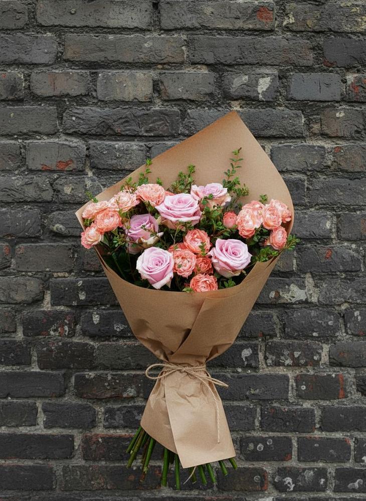 Букет цветов из: Розы в Нее