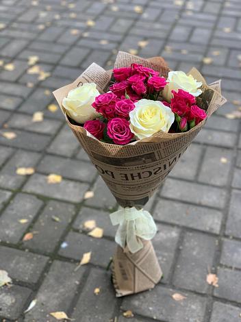 Букет цветов из: Розы в Нее