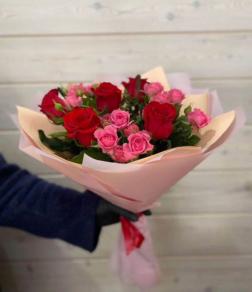 Букет цветов из: Розы в Нее
