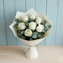 Букет Белые розы в Эвкалипте в Нее