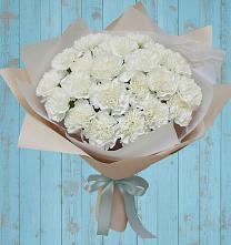 Букет цветов из:  Гвоздики в Нее
