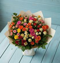 Букет Микс из разноцветных кустовых роз в Нее