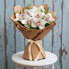 Букет цветов из:  Орхидеи и Розы #REPLACE_PRED# Нее